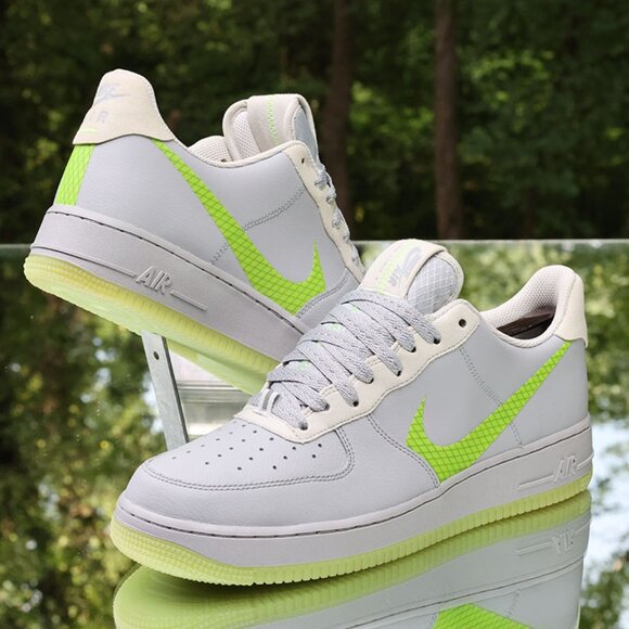 Nike Air Force 1 Low Volt Swoosh Men’s Size 10 - Picture 4 of 13